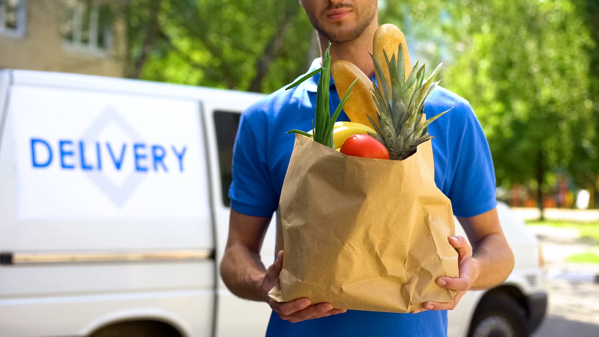 3 Companies That Offer Food Delivery Jobs During the Pandemic